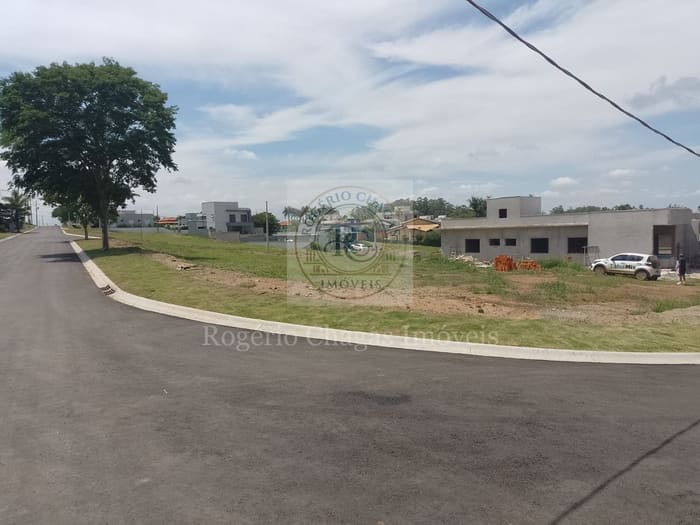 Lote 1 de Esquina 450 m² — Ninho Verde 1, Porangaba-SP