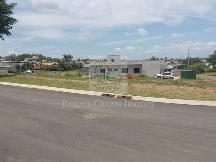 Lote 2 de Esquina 450 m² — Ninho Verde 1, Porangaba-SP